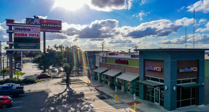 CBRE Retail   Main Photo